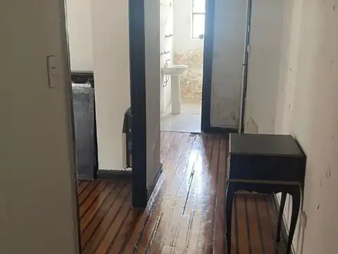 VENTA DE DEPARTAMENTO A REFACCIONAR EN EL CENTRO