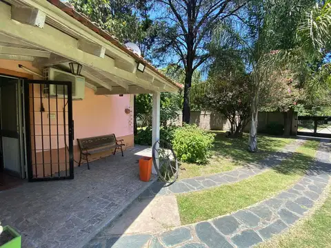 CASA QUINTA 3 AMB VENTA SPEGAZZINI C/JARDIN PILETA
