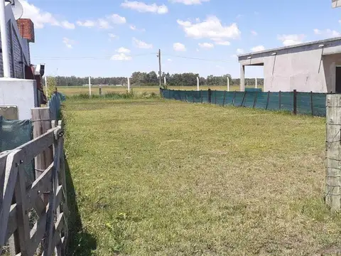 Hermoso lote con vista al campo, bajada de luz, en Domselaar Chico