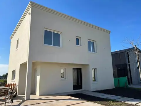 Casa  en Venta en Vila Marina II, Villanueva, Tigre