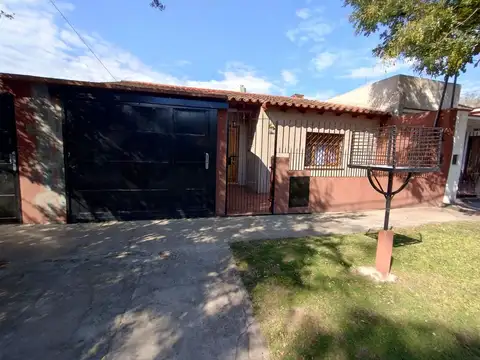 Casa en Venta con 1 cochera