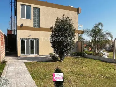 Casa en Venta con 2 cocheras