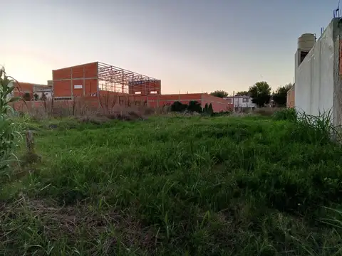 Terreno en Venta en Villa Elvira, USD 27.000