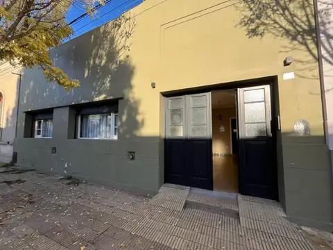 SE VENDE CASA   MUY BUEN ESTADO Y UBUCACION  