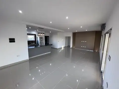 Casa en Alquiler al Sureste