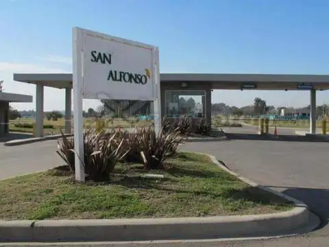 RBS.  GRAN LOTE INTERNO EN BARRIO SAN ALFONSO, PILAR DEL EST