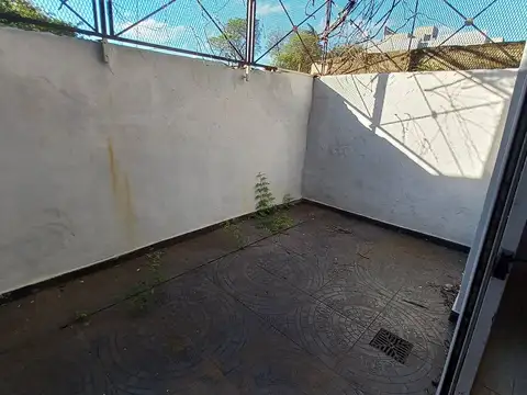 Depto Tipo Casa 2 ambientes con 1 baño