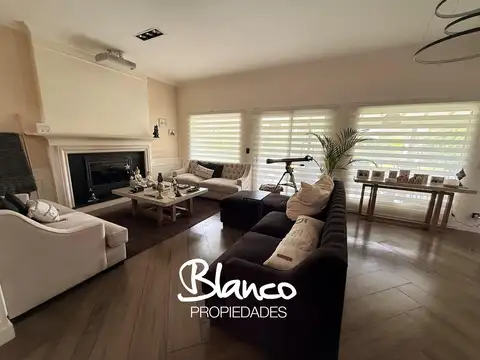 Casa en Venta al Oeste
