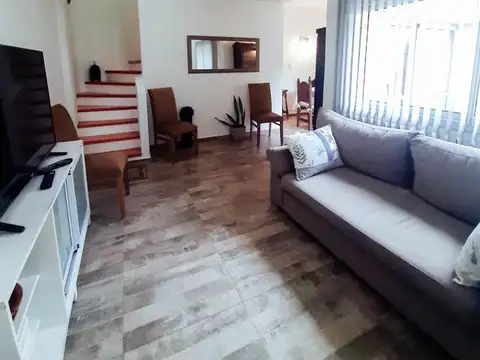 Depto Tipo Casa en Venta de 3 ambientes