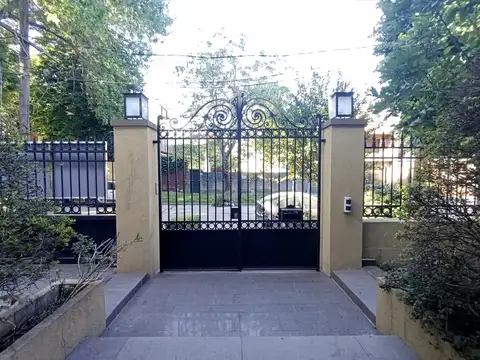 Casa 6 ambientes con 3 baños