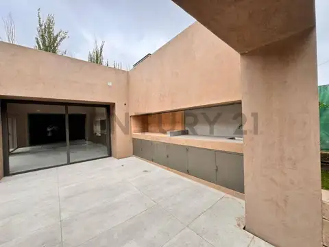 HERMOSA CASA EN VENTA BARRIO PRIVADO