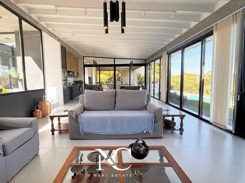 Casa 5 ambientes con 3 baños