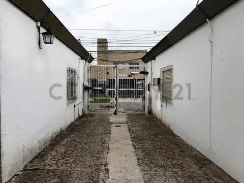Venta departamento en Castelar Norte - 3 Ambientes con Cochera y Patio