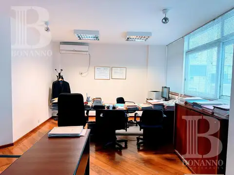 Oficina en Venta con 1 cochera