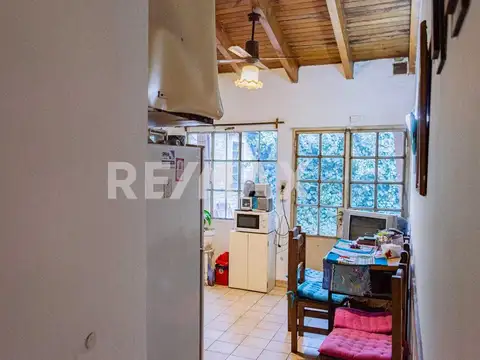 Casa 6 ambientes con 2 baños