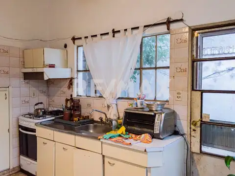 Casa - Consultorio a Refaccionar Centro Cipolletti