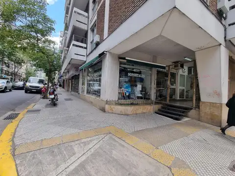 Local en esquina EN RECOLETA!