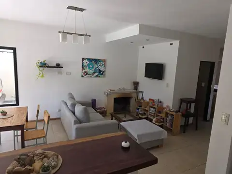 Casa en Venta con 5 cocheras