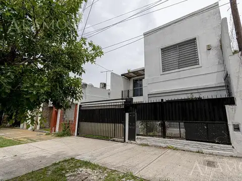 CASA EN VENTA EN ITUZAINGO LIMITE CASTELAR