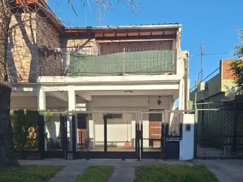 Depto Tipo Casa en Alquiler de 2 dormitorios
