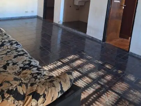 Depto Tipo Casa en Alquiler de 4 ambientes