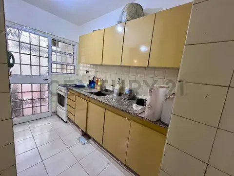 Venta Departamento 2 ambientes con patio en Parque Avellaneda