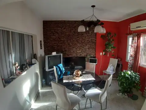 Depto Tipo Casa en Venta de 4 ambientes