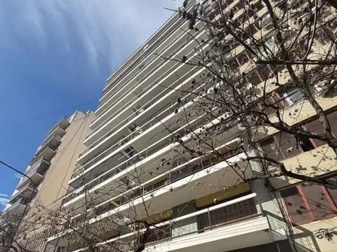 Av. Belgrano  al 1800