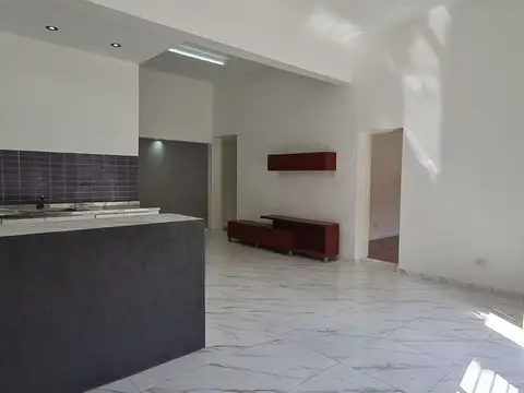 Depto Tipo Casa en Alquiler de 2 dormitorios