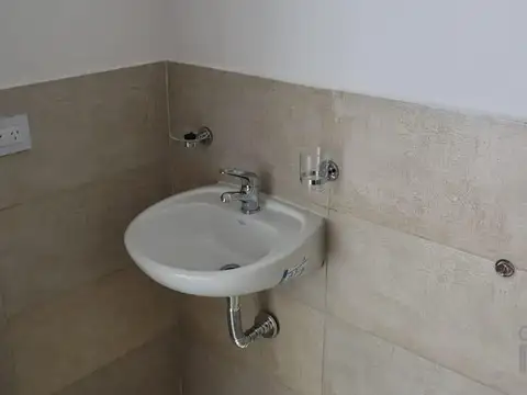 Local en Alquiler en Cipolletti, $ 2.000.000