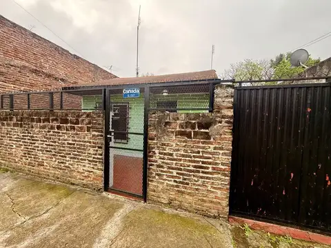 Casa en Venta en Isidro Casanova, USD 65.000
