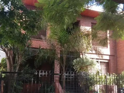 Excelente chalet de categoría en Bernal ACEPTA PERMUTA O FINANCIACIÓN