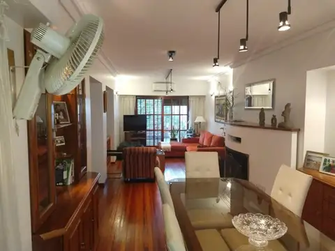 Casa 5 ambientes con 4 baños
