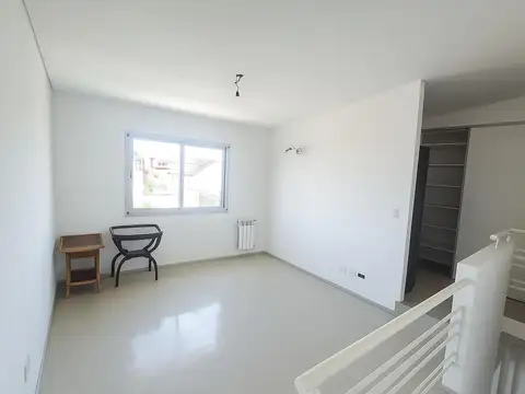 Depto Tipo Casa en Venta con 1 cocheras