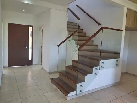Casa en Alquiler en Countries y Barrios Cerrados en San Miguel, USD 1.650