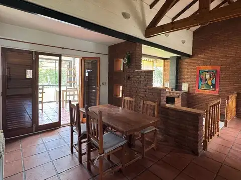 Casa en Venta con 6 cocheras