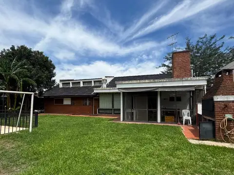 CASA EN VENTA EN BANCO PROVINCIA EN DOS LOTES