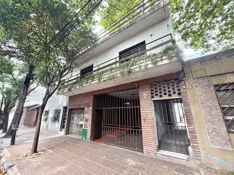 VENTA PH 4 AMBIENTES CON COCHERA, LOCAL Y TERRAZA