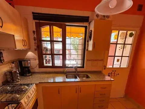 Casa 4 Amb con Patio Privado en Complejo Cerrado Florida