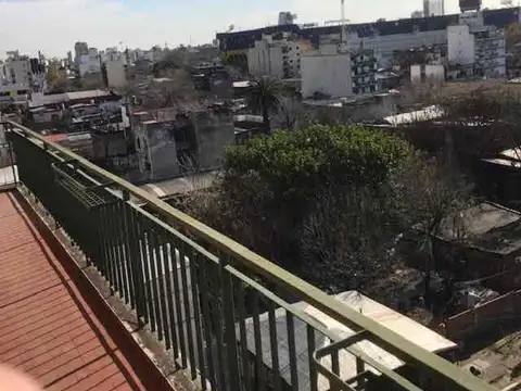 3 amb al frente con balcon sobre av montes de oca