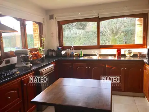 Casa 4 ambientes con 4 baños