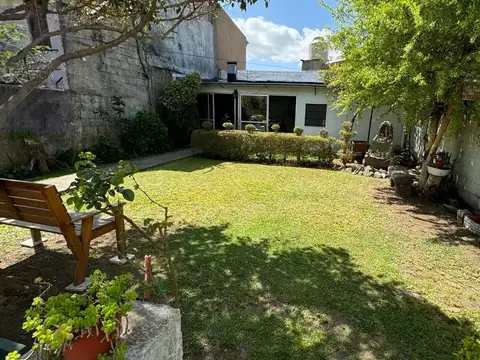 Venta Casa Temperle 4 ambientes Garage cubierto, Quincho Jardín Patio Terraza 