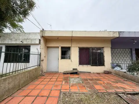 VENTA Casa Paso Carrasco 2 dormitorios y fondo 
