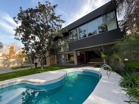 Venta Casa Premium Barrio Semi Cerrado FINANCIA