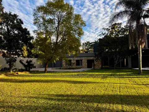 Casa en Venta en Villa Santos Tesei, USD 450.000