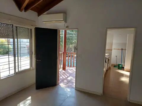 Depto Tipo Casa en Alquiler de 3 ambientes