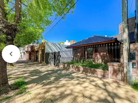 Venta de CASA tres dormitorios, La Plata