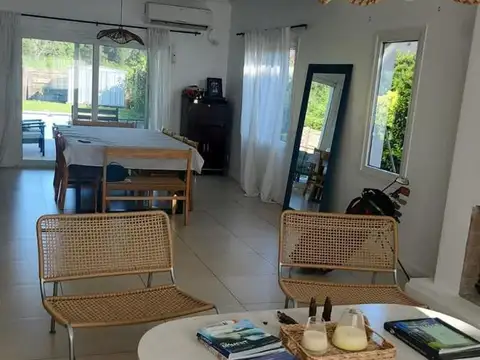 Casa en Alquiler Temporal con 2 cocheras