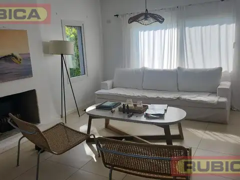 Casa 7 ambientes con 3 baños