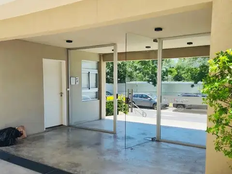 Avenida Del Puerto 100, Piso 1